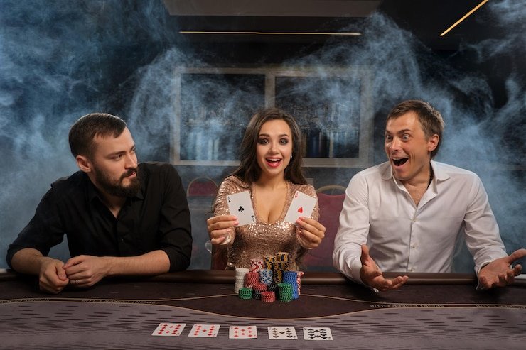 Tampilan studio live-dealer permainan meja yowesjp dengan dealer profesional
